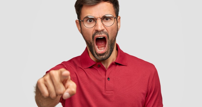 Tips to deal with irate customers 4