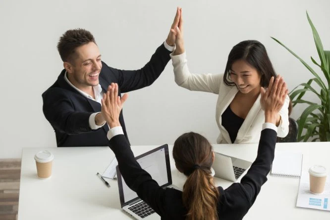 happy employees equals happy customers